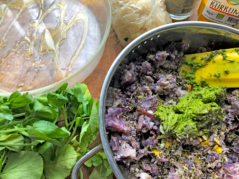 Kurkuma zuurkool met zoete aardappelpuree