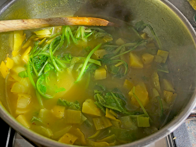 Met radijsblad maak je een soep in een handomdraai!