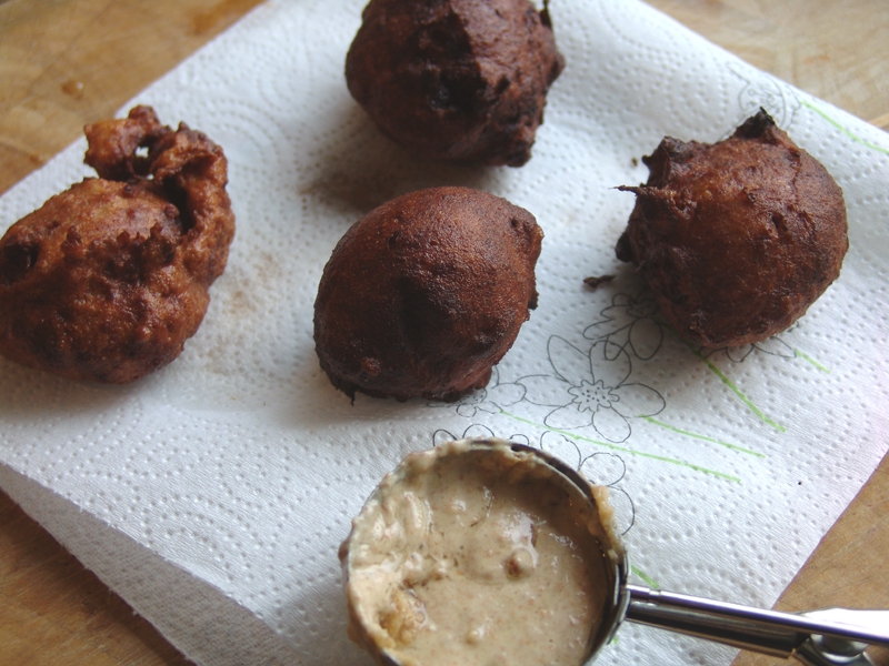 Volkoren spelt oliebol met een krokante bite