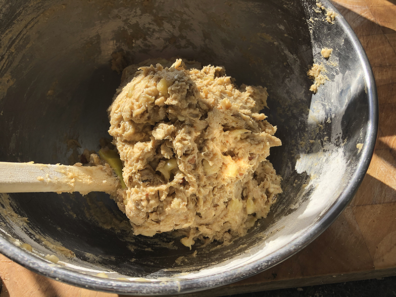 Bananenbrood met pecannoten, boekweit en havervlokken