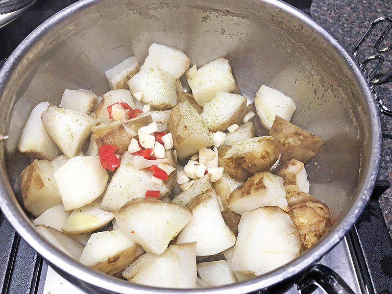 Aardpeer, garnaaltjes en geroosterde rodekool