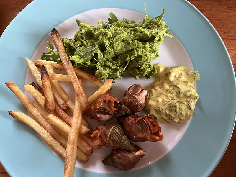 Broccoli, ui met kruiden gepureerd